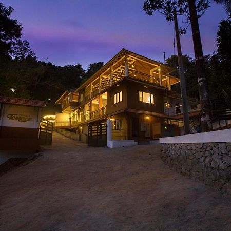Terrace Resorts 와야나드 외부 사진
