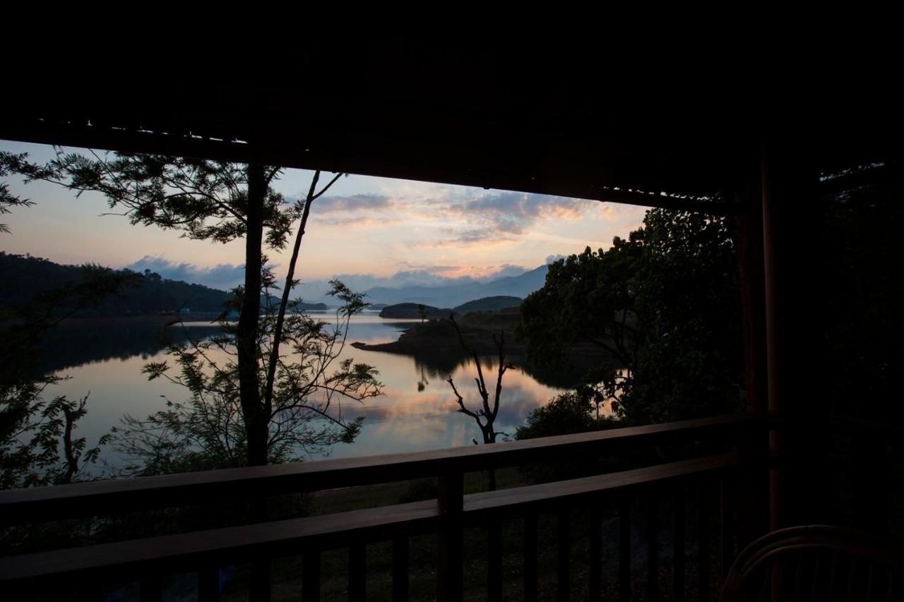 Terrace Resorts 와야나드 외부 사진