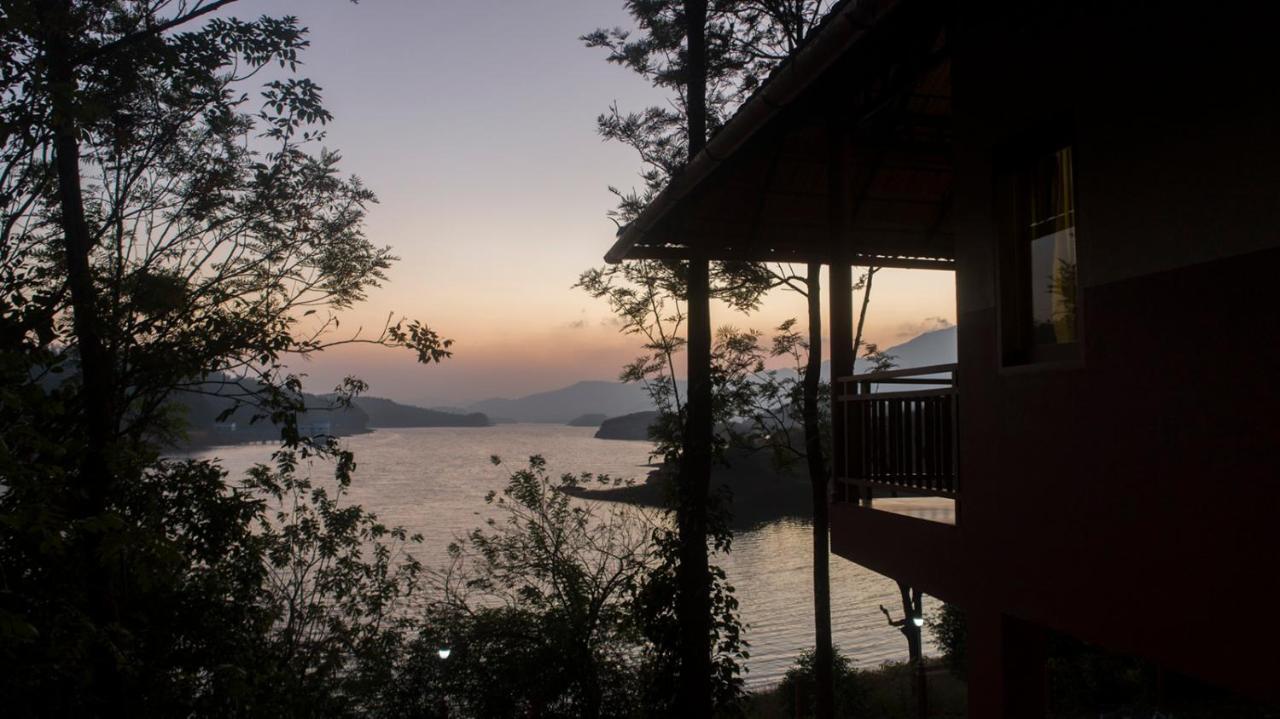 Terrace Resorts 와야나드 외부 사진